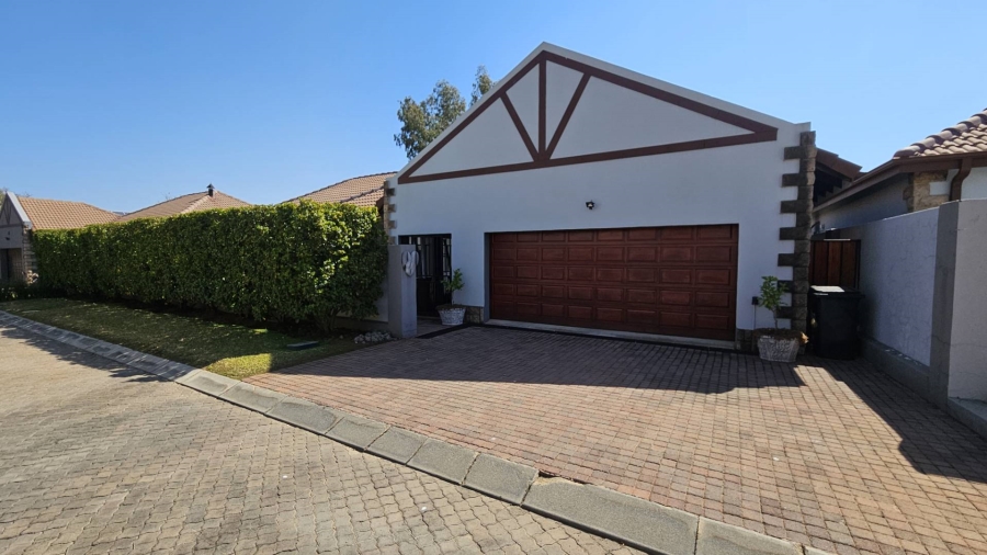 3 Bedroom Property for Sale in Meerhof North West
